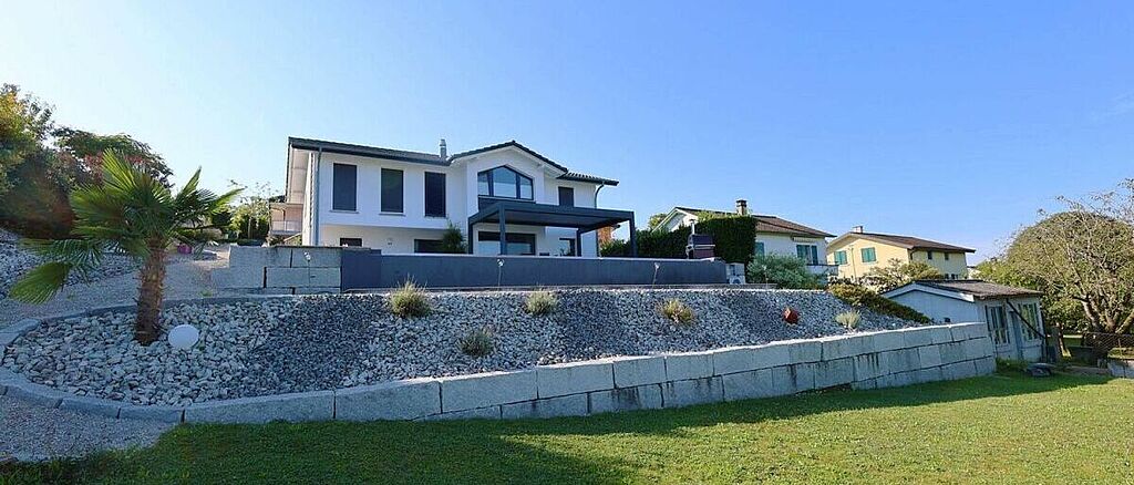 Spacieuse villa individuelle de 7.5 pièces avec piscine